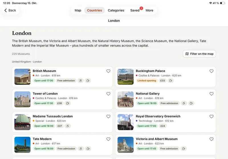 Resumen de una ciudad en el iPad con la lista de museos en dos columnas
