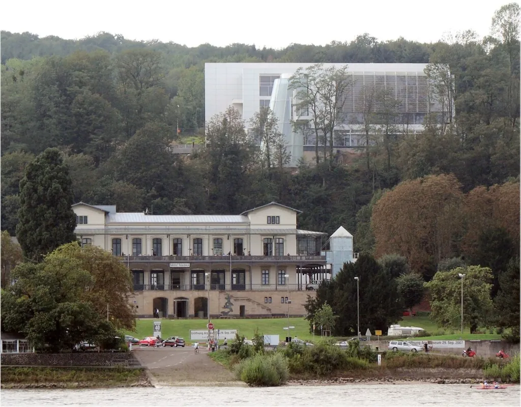 Arp Museum Bahnhof Rolandseck in Remagen