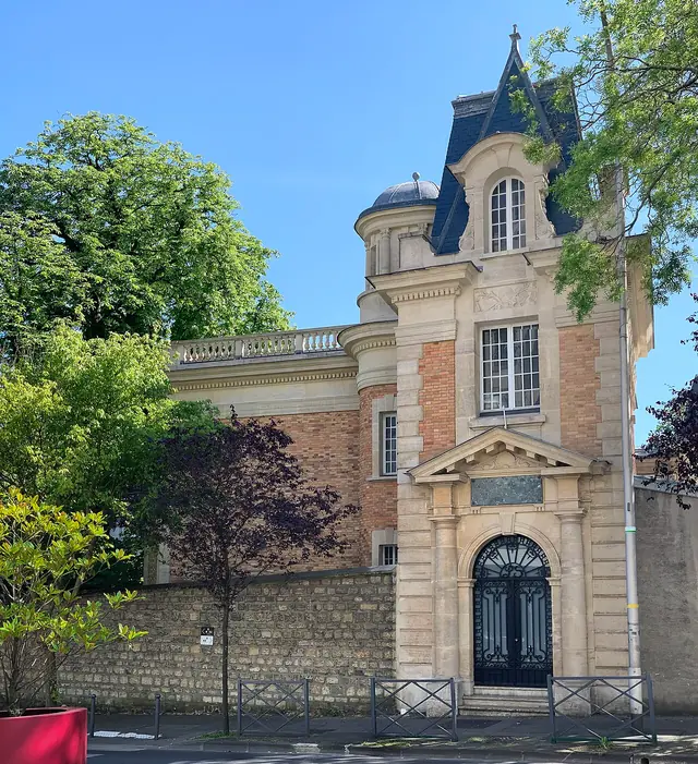 Bibliothèque Smith-Lesouëf in Nogent-sur-Marne