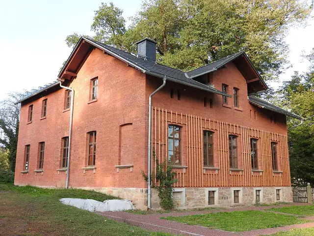 Brehms Welt – Tiere und Menschen in Renthendorf
