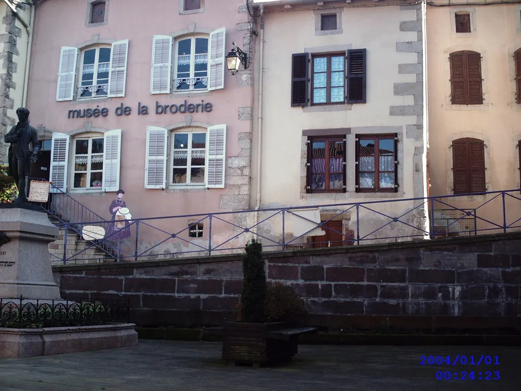 Musée de la Broderie, de la Métallurgie et du Patrimoine in Fontenoy-le-Château