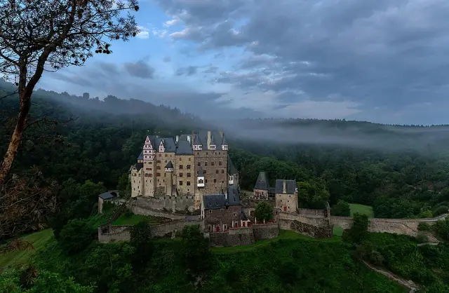 Burg Eltz in Wierschem