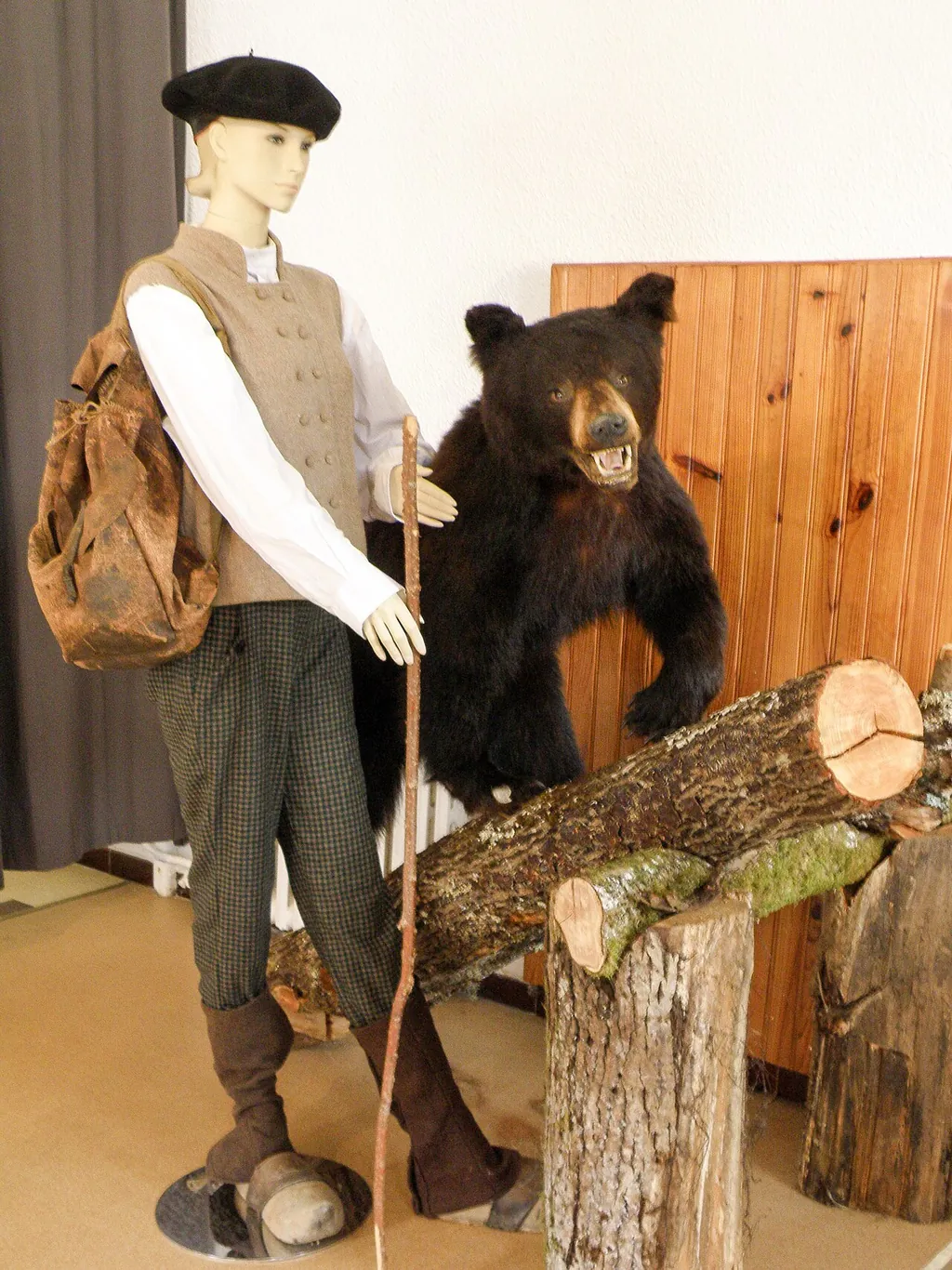 Musée des montreurs d'ours (MuMO) in Ercé