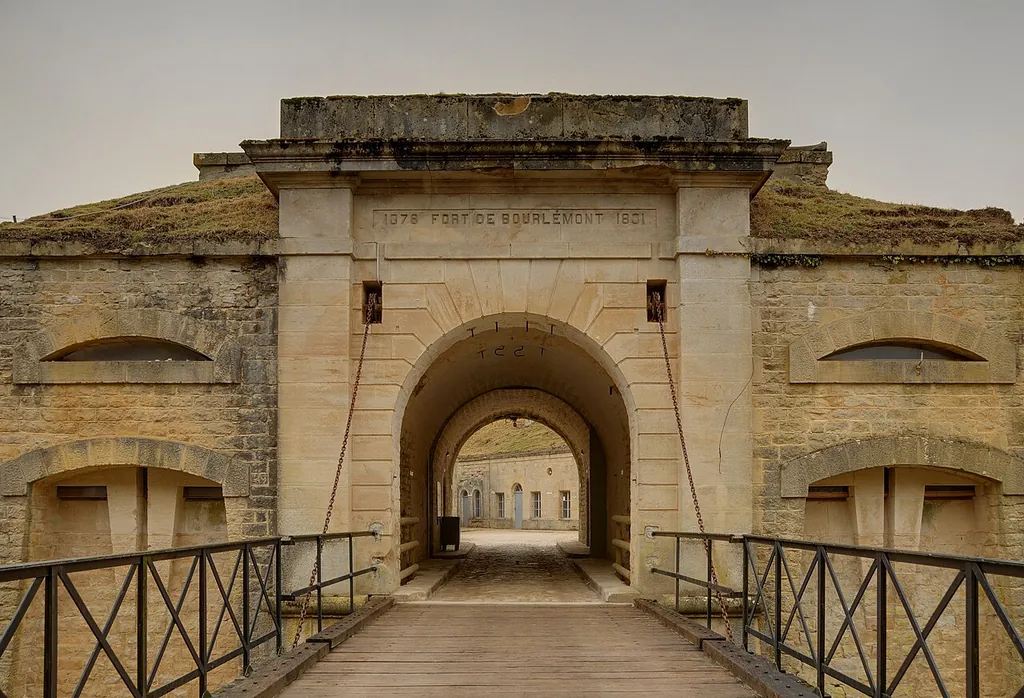 Fort de Bourlémont in Mont-lès-Neufchâteau