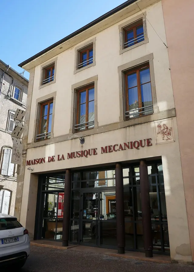 Maison de la musique mécanique et de la dentelle in Mirecourt
