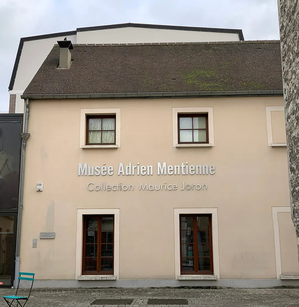 Musée Adrien Mentienne in Bry-sur-Marne