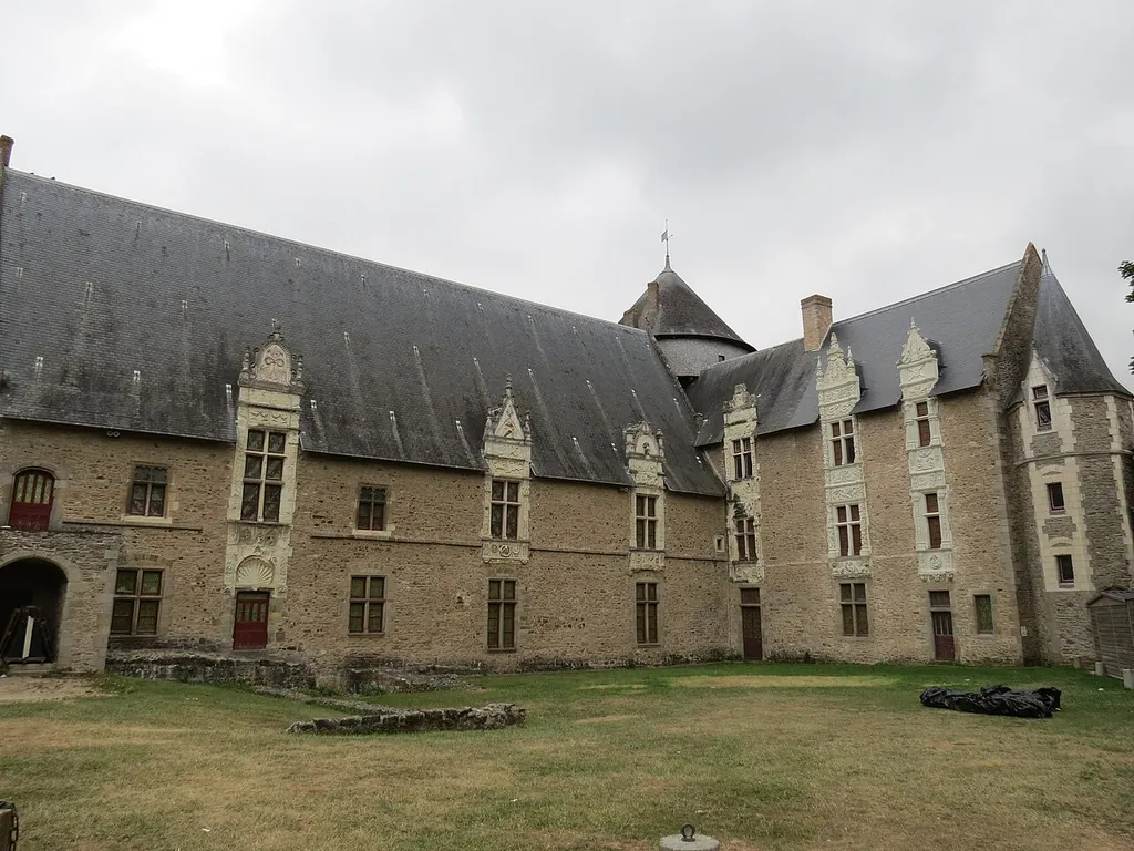 Musée d'Art naïf et d'Arts singuliers (MANAS) in Laval
