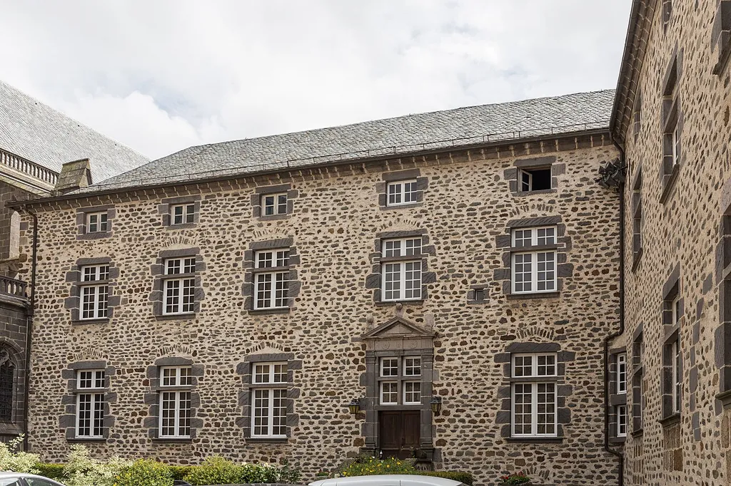 Musée de la Haute-Auvergne in Saint-Flour