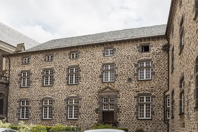 Musée de la Haute-Auvergne in Saint-Flour