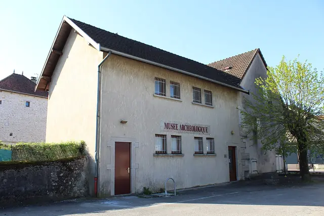 Musée de la société d'histoire et d'archéologie de Briord