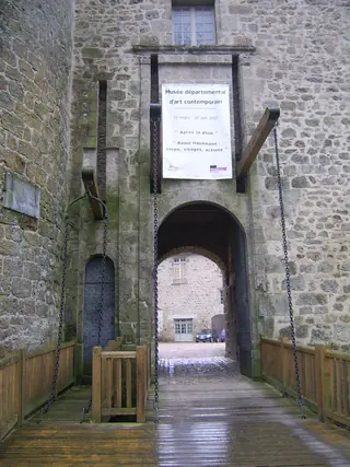 Musée d'art contemporain de la Haute-Vienne – Château de Rochechouart