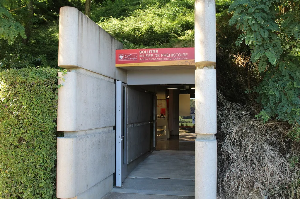 Musée départemental de préhistoire de Solutré in Solutré-Pouilly