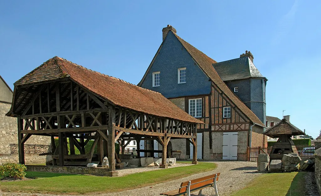 Musée des arts et traditions populaires Mathon-Durand in Neufchâtel-en-Bray