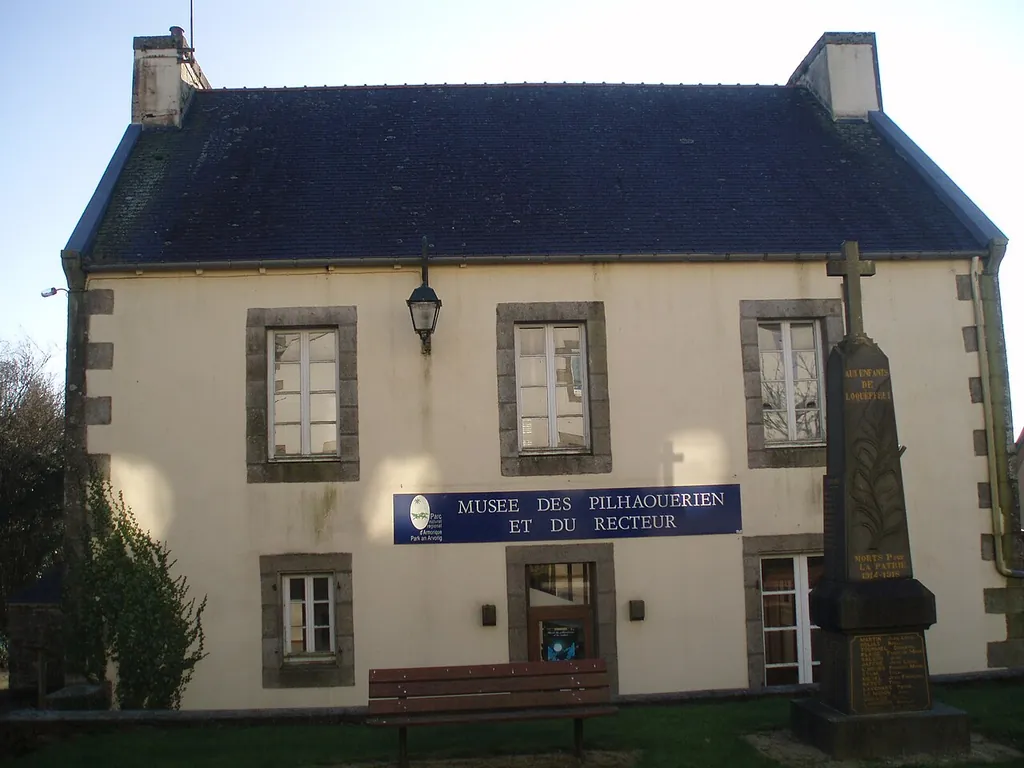 Musée des pilhaouerien et du recteur in Loqueffret