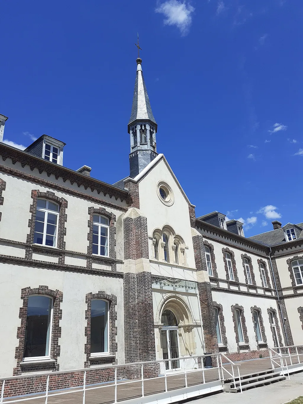 Musée du Verre François Décorchemont in Conches-en-Ouche