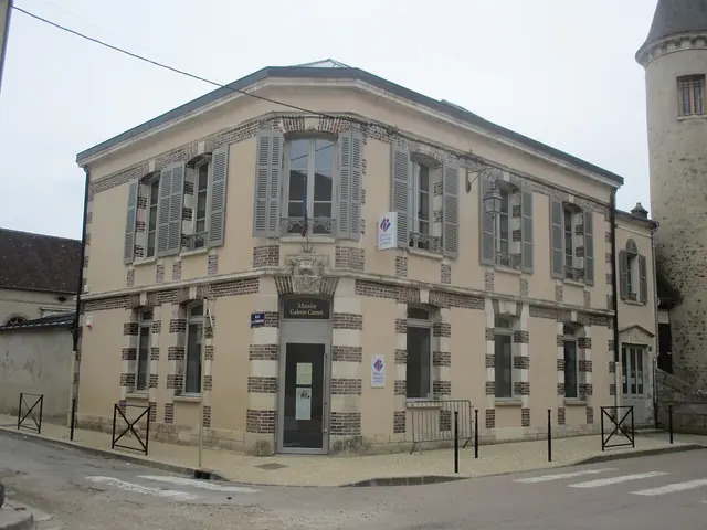 Musée-Galerie Carnot in Villeneuve-sur-Yonne