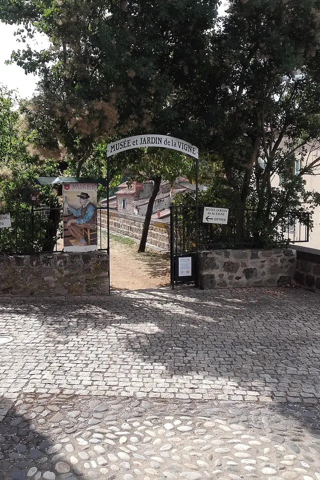 Musée-jardin de la vigne in Vieille-Brioude