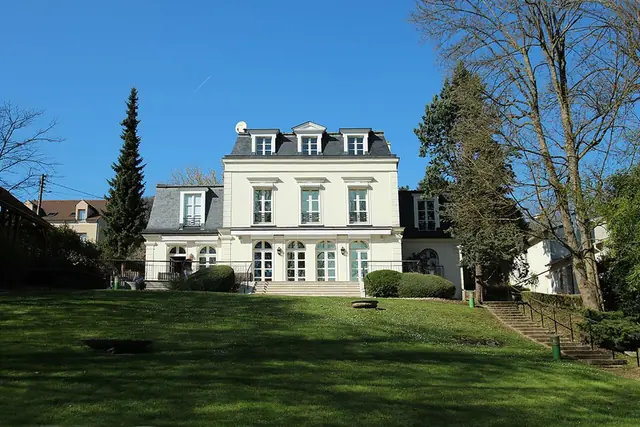 Maison-Musée Raymond Devos in Saint-Rémy-lès-Chevreuse