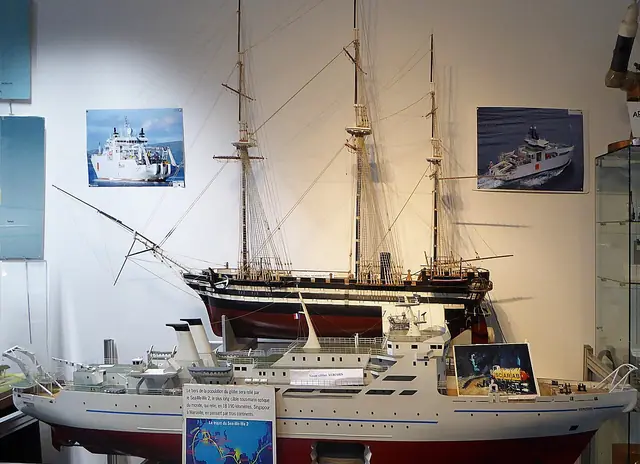 Musée régional des télécommunications et de la radio in Marcq-en-Barœul