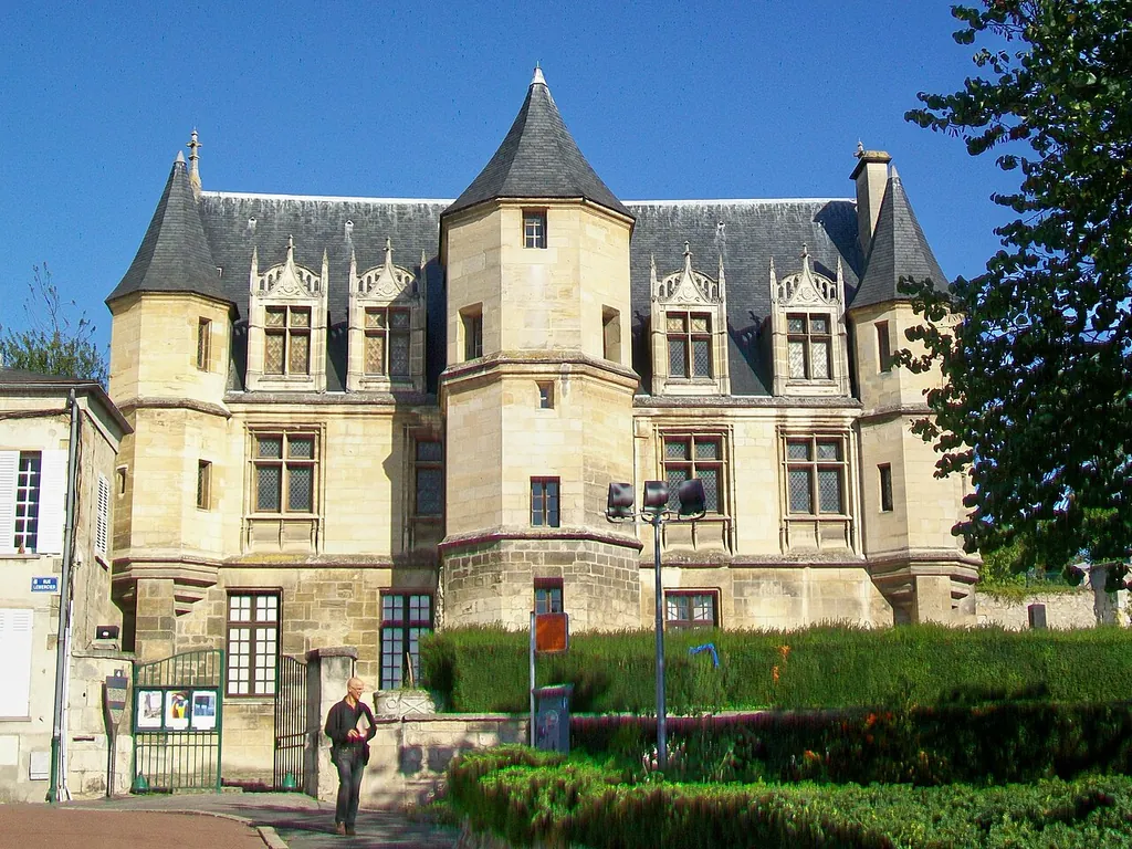 Musée Tavet-Delacour in Pontoise