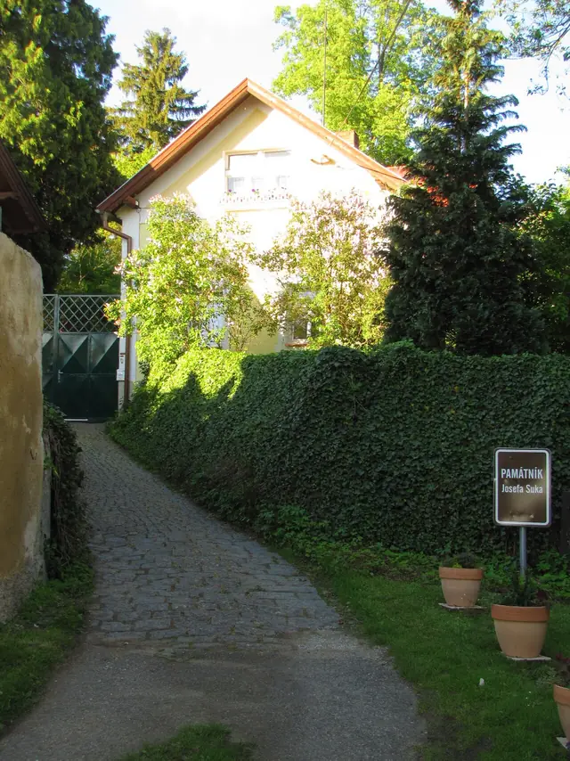 Památník Josefa Suka in Křečovice