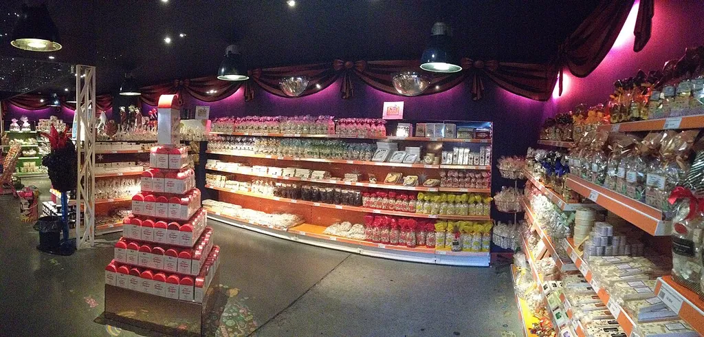 Palais des bonbons, du nougat et des souvenirs in Montélimar