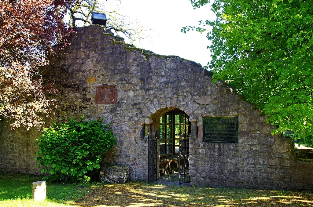Römisch-Germanisches Altertumsmuseum Villa Sarabodis mit Erlöserkirche in Gerolstein