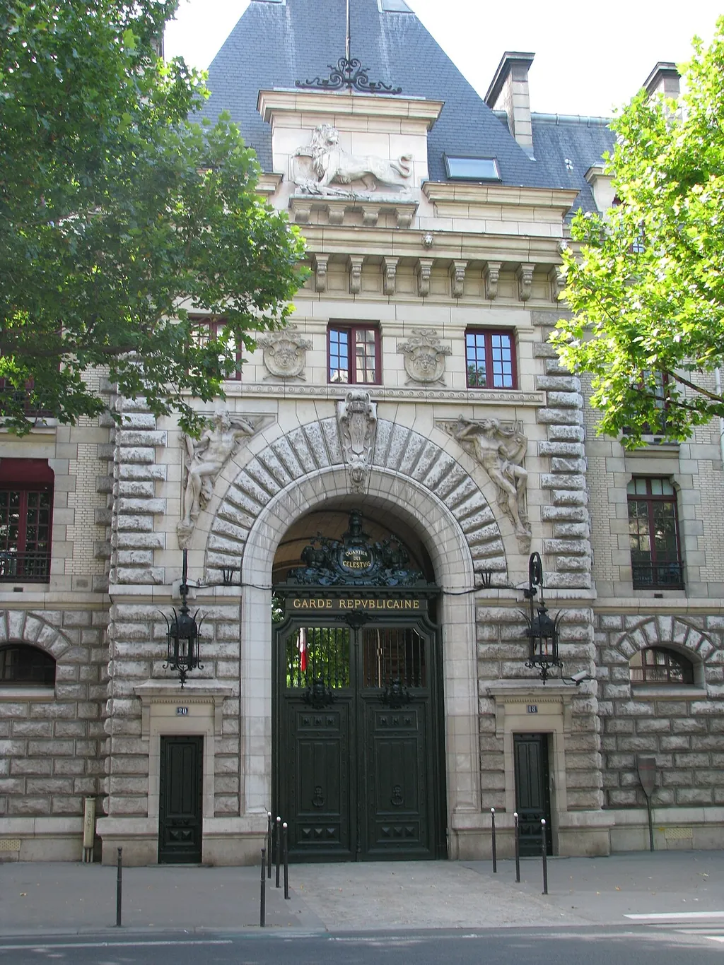 Salle des Traditions de la Garde Républicaine in Paris