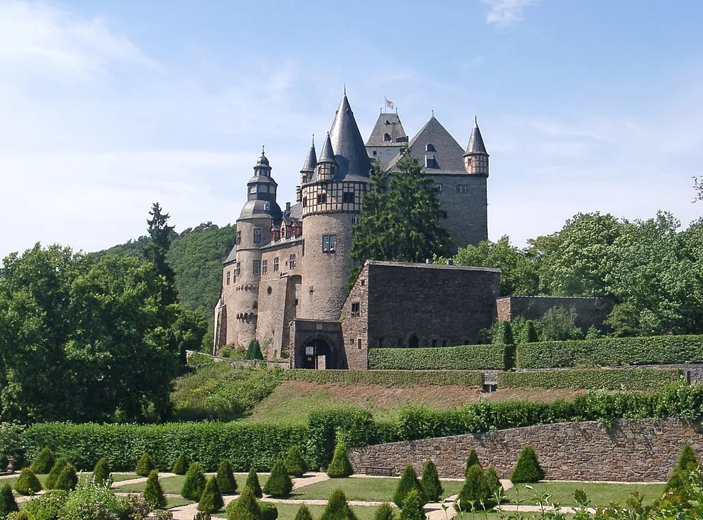 Schloss Bürresheim in Sankt Johann