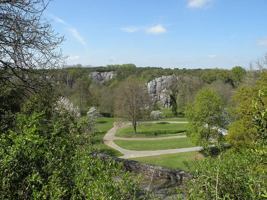 Vallée des grottes de Saulges - Musée de préhistoire in Thorigné-en-Charnie