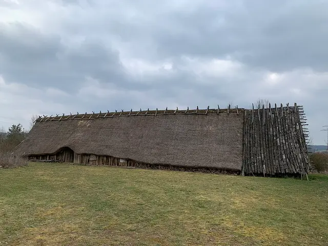 Zeiteninsel in Weimar (Lahn)